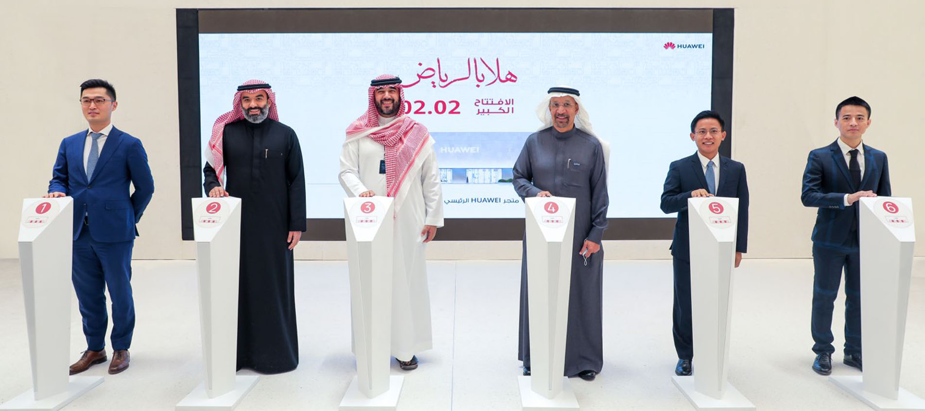 افتتاح أكبر متجر رئيسي دولي لشركة هواوي رسمياً في واجهة الرياض